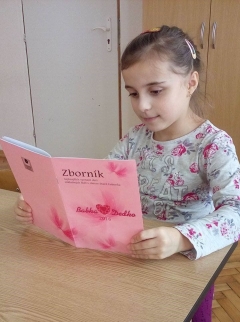 V "ZBORNÍKU BABKA  a DEDKO 2016" nájdete aj vyznania žiačok z našej ZŠ s MŠ v Chmeľnici – fotografia 6