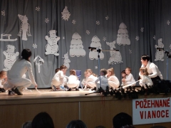 Vianočný program detí našej ZŠ s MŠ zanechal v našich srdciach stopu pohody a radosti. – fotografia 42