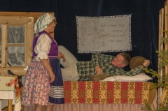 Repríza divadelného predstavenia " Ďuro Truľo sa žení" prilákala množstvo fanúšikov ochotníckeho divadla – fotografia 10