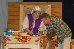 Repríza divadelného predstavenia " Ďuro Truľo sa žení" prilákala množstvo fanúšikov ochotníckeho divadla – fotografia 12