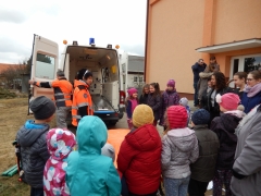 Deti sa vžili do role záchranárov. Ďakujeme za čas, ktorí Samaritáni z ASSR venovali našim deťom! – fotografia 32