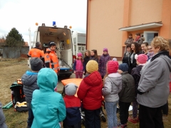 Deti sa vžili do role záchranárov. Ďakujeme za čas, ktorí Samaritáni z ASSR venovali našim deťom! – fotografia 40