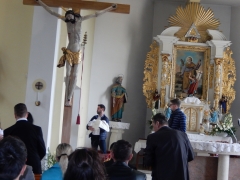 Na Veľkonočný pondelok  boli pokrstení štyria chlapci – fotografia 10