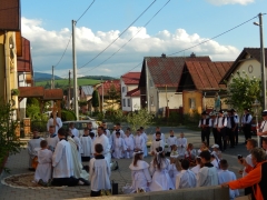 Procesia na sviatok Božieho tela a krvi, Chmeľnica 15.06.2017 – fotografia 58
