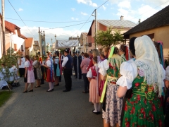 Procesia na sviatok Božieho tela a krvi, Chmeľnica 15.06.2017 – fotografia 60