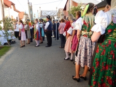 Procesia na sviatok Božieho tela a krvi, Chmeľnica 15.06.2017 – fotografia 59