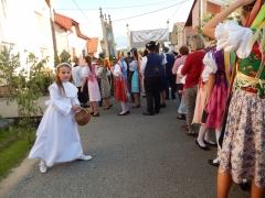 Procesia na sviatok Božieho tela a krvi, Chmeľnica 15.06.2017 – fotografia 56