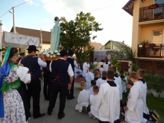 Procesia na sviatok Božieho tela a krvi, Chmeľnica 15.06.2017 – fotografia 7