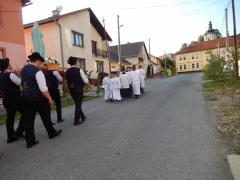 Procesia na sviatok Božieho tela a krvi, Chmeľnica 15.06.2017 – fotografia 9