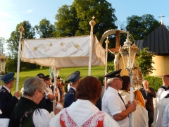 Procesia na sviatok Božieho tela a krvi, Chmeľnica 15.06.2017 – fotografia 23