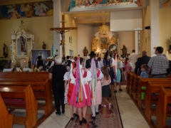 Procesia na sviatok Božieho tela a krvi, Chmeľnica 15.06.2017 – fotografia 1