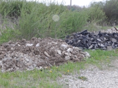 Pokročili sme aj na obecnej ceste v lokalite " IBV Pri trati." Obyvatelia dostali aj kúsok "asfaltky" – fotografia 3