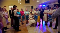 Blahoželáme mladomanželom Jánovi a Annamárii Kmečovým! – fotografia 2