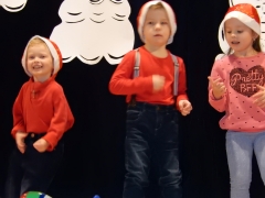 Vianočný program venovali svojim rodičom a starým rodičom – fotografia 20
