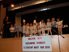 Vianočný program venovali svojim rodičom a starým rodičom – fotografia 36