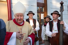 Pamätná tabuľa  Mons. Viktorovi Trstenskému – fotografia 9
