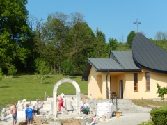 Pokračovali práce na pomníku venovanému rodákom – fotografia 3