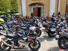 Posvätenie motoriek a štvorkoliek v Chmeľnici – fotografia 15