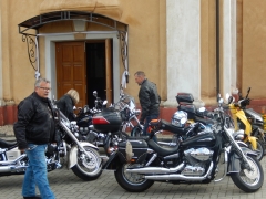 Posvätenie motoriek a štvorkoliek v Chmeľnici – fotografia 1