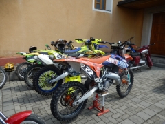 Posvätenie motoriek a štvorkoliek v Chmeľnici – fotografia 2