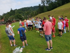 Na miništranskom  futbalovom turnaji v Chmeľnici zvíťazili domáci – fotografia 4