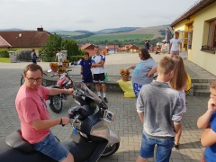 Na miništranskom  futbalovom turnaji v Chmeľnici zvíťazili domáci – fotografia 2