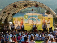 Na  14. ročníku Kluknavských folklórnych slávností vystúpil aj folklórny súbor z Chmeľnice – fotografia 3