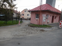 POZOR! V CHMEĽNICI SA ZAJTRA ZAČÍNA S ASFALTOVANÍM KOMUNIKÁCIÍ! – fotografia 9