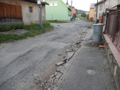 POZOR! V CHMEĽNICI SA ZAJTRA ZAČÍNA S ASFALTOVANÍM KOMUNIKÁCIÍ! – fotografia 5