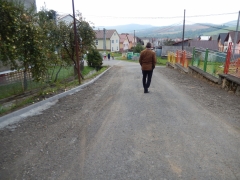 POZOR! V CHMEĽNICI SA ZAJTRA ZAČÍNA S ASFALTOVANÍM KOMUNIKÁCIÍ! – fotografia 2