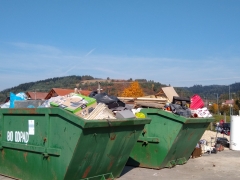 V zmysle plánu sme uskutočnili jesenný veľkoobjemový zber odpadu.