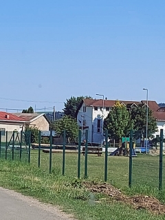 Výstavba oplotenia športového areálu. – fotografia 131