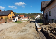 Výstavba cesty na IBV pri trati – fotografia 37