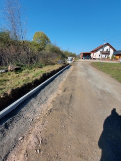 Výstavba cesty na IBV pri trati – fotografia 58