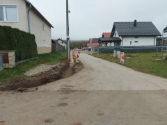 Výstavba cesty na IBV pri trati – fotografia 59