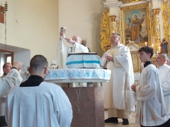 Mons. FRANTIŠEK RÁBEK celebroval odpustovú slávnosť Ružencovej Panny Márie – fotografia 30