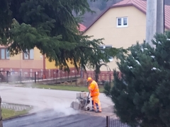 ASFALTOVANIE CESTY IBV PRI TRATI – fotografia 17