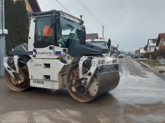 ASFALTOVANIE CESTY IBV PRI TRATI – fotografia 61