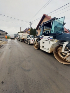 ASFALTOVANIE CESTY IBV PRI TRATI – fotografia 38