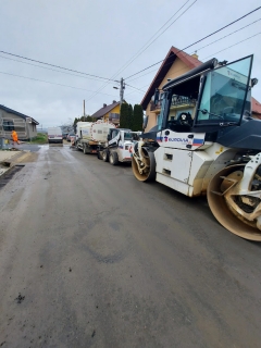 ASFALTOVANIE CESTY IBV PRI TRATI – fotografia 78