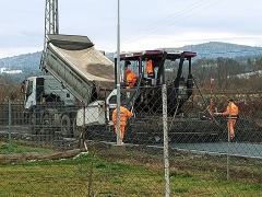 ASFALTOVANIE CESTY IBV PRI TRATI – fotografia 4