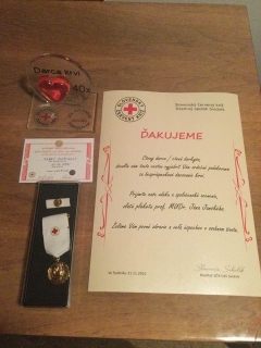 ZÍSKAL ZLATÚ PLAKETU - RUDOLF PLEŠTINSKÝ 40x DAROVAL KRV. – fotografia 2