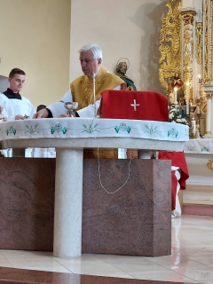 Doc. ThDr. ICLic. Štefan Mordel, PhD., hlavný celebrant ODPUSTOVEJ SLÁVNOSTI V CHMEĽNICI – fotografia 2