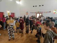 FAŠIANGOVÝ KARNEVAL 03.02.2024 - fotogaléria – fotografia 1